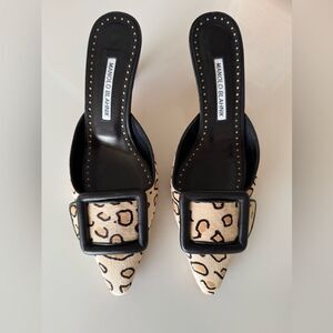 Manolo Blahnik Maysale Cream Ponyhair Leopard Black Buckle Kitten Heel EU 38 US8
